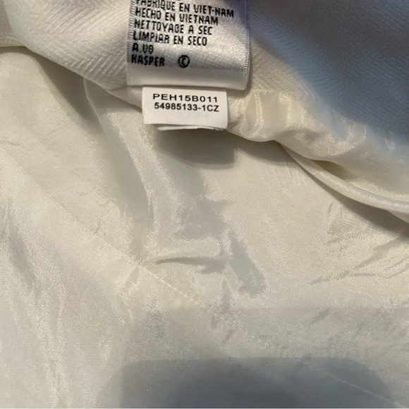 Collection for Le Suit Cream Two Piece Fully Lined Classic Pant Suit Sz. 8P - Picture 13 of 16